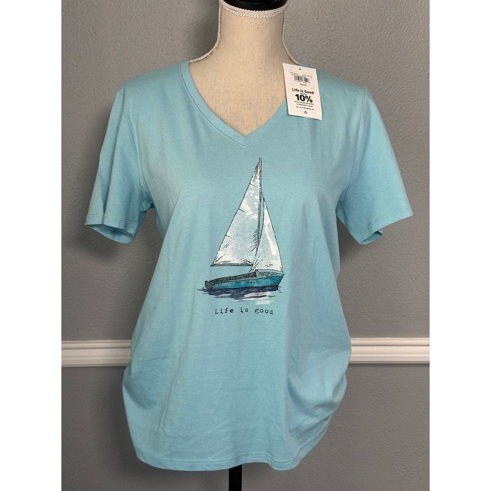 LIFE IS GOOD CLASSIC FIT CASUAL COASTAL ENGRAVED SAILBOAT V-NECK TEE SZ. MEDIUM